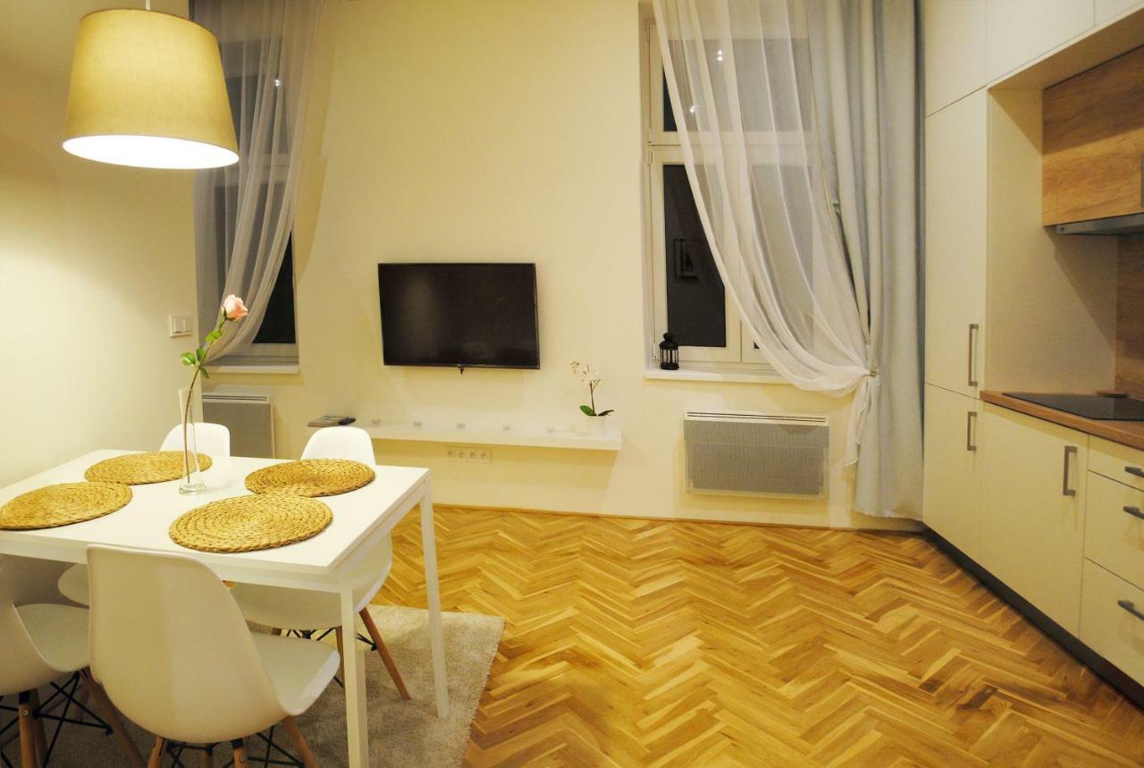 Apartments Centre In Style أولوموك المظهر الخارجي الصورة